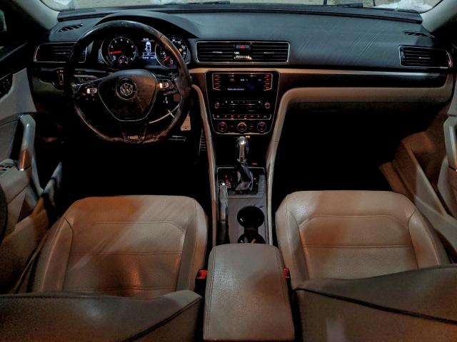 Volkswagen Passat S Image 10