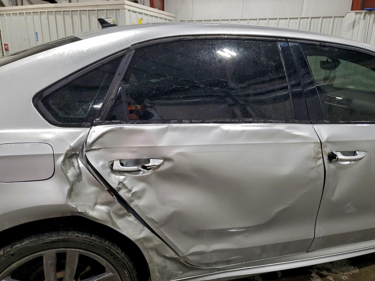 Volkswagen Passat S Image 7