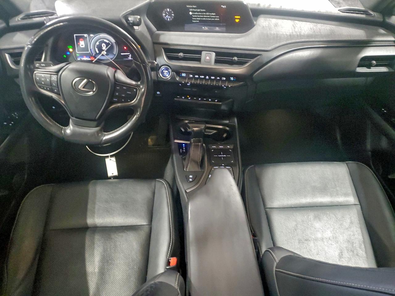 Lexus Ux 250h Image 14