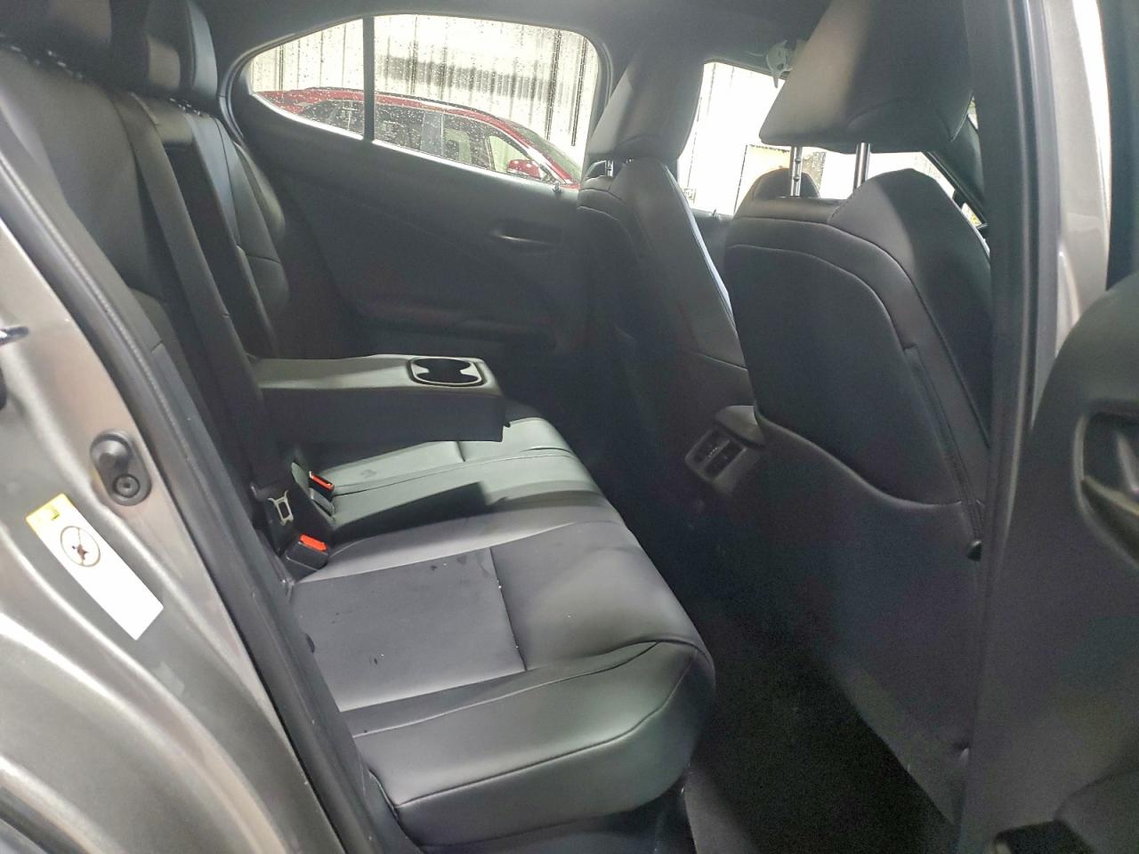 Lexus Ux 250h Image 11