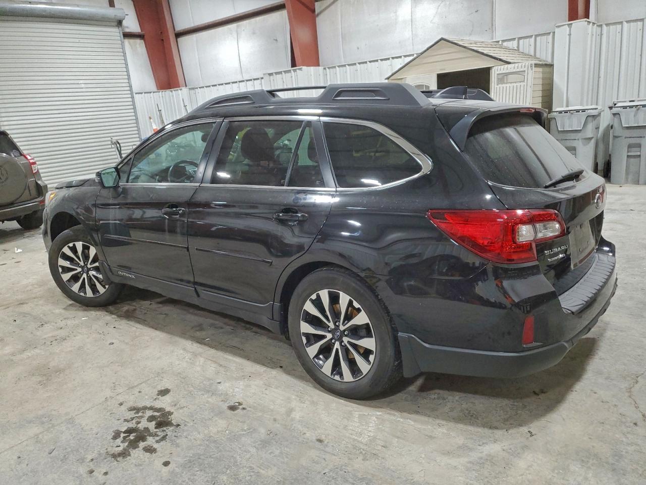 Subaru Outback 2.5i Limited Image 3