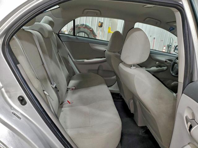 Toyota Corolla Base Image 10