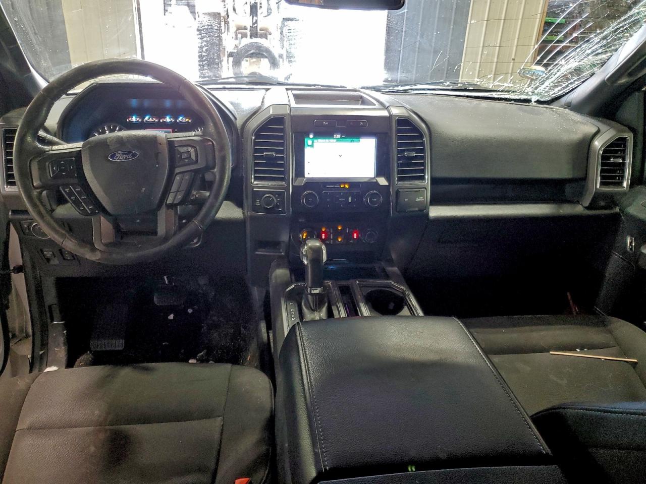 Ford F-150 Supercrew Image 6