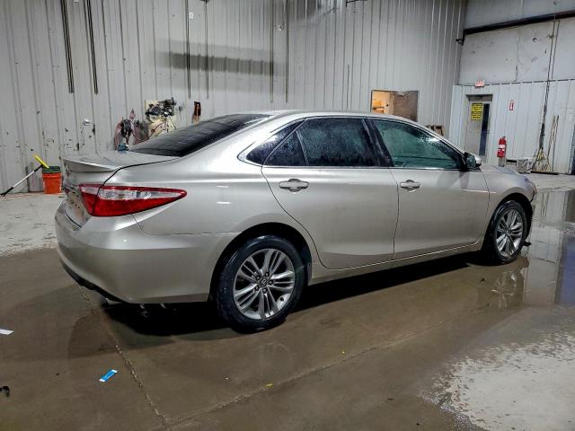 Toyota Camry Le Image 3