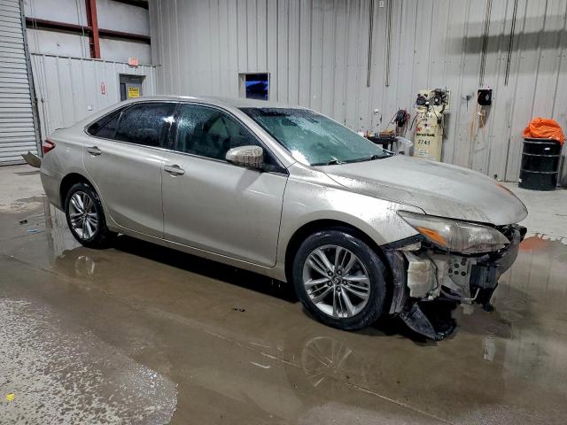 Toyota Camry Le Image 10