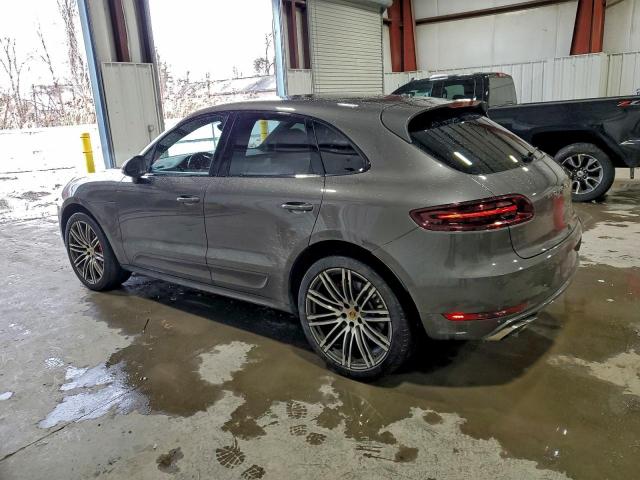 Porsche Macan Turbo Image 9