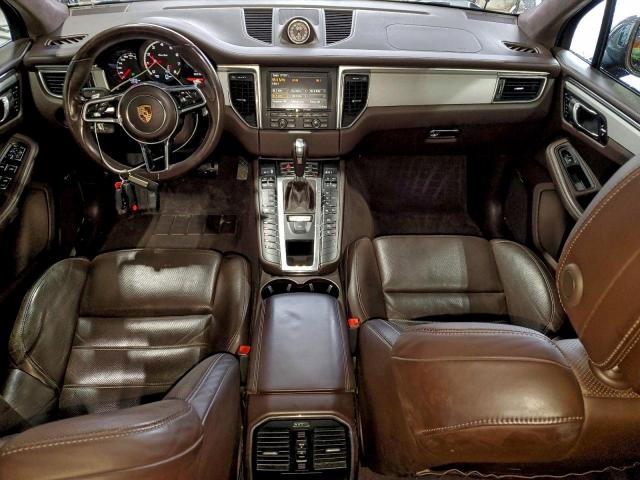 Porsche Macan Turbo Image 11