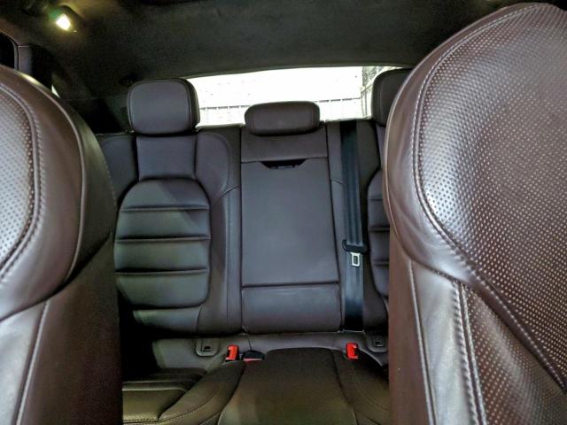 Porsche Macan Turbo Image 8