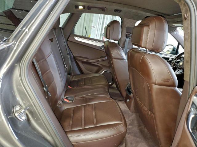 Porsche Macan Turbo Image 6