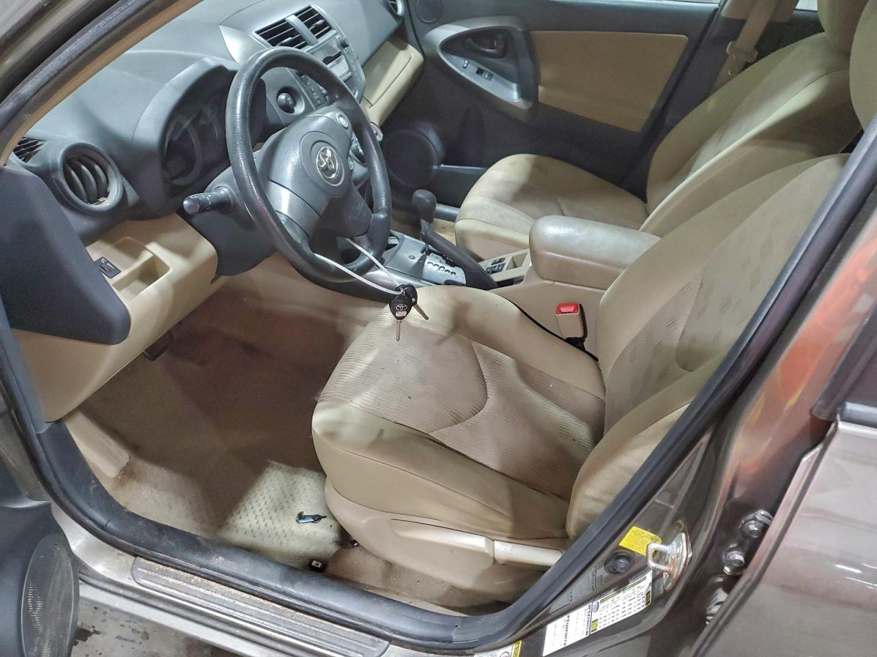 Toyota RAV4 Image 11