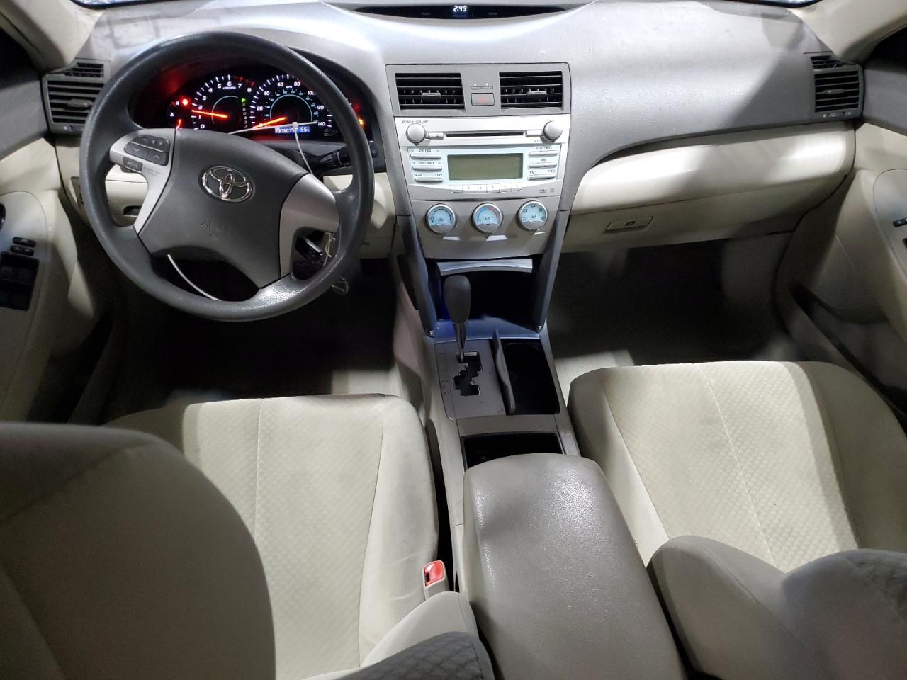 Toyota Camry Ce Image 5