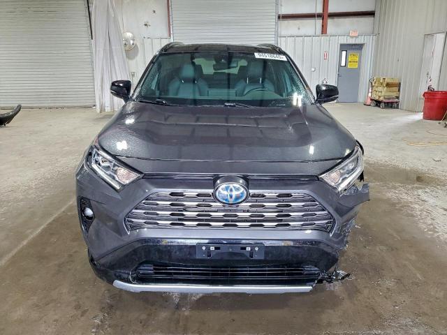 Toyota RAV4 Xse Image 3