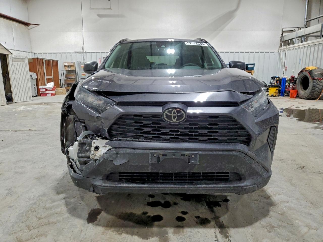 Toyota RAV4 Le Image 12