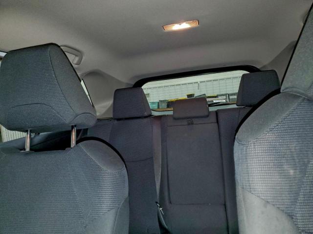 Toyota RAV4 Le Image 10