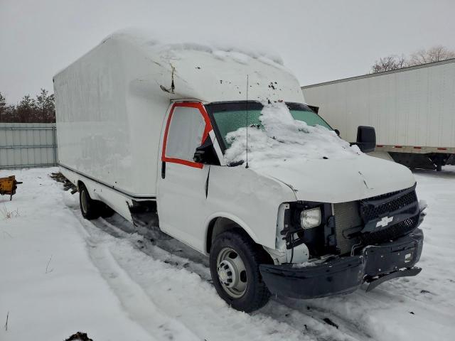 Chevrolet Express Image 9