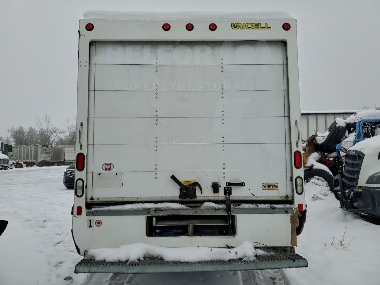 Chevrolet Express Image 13