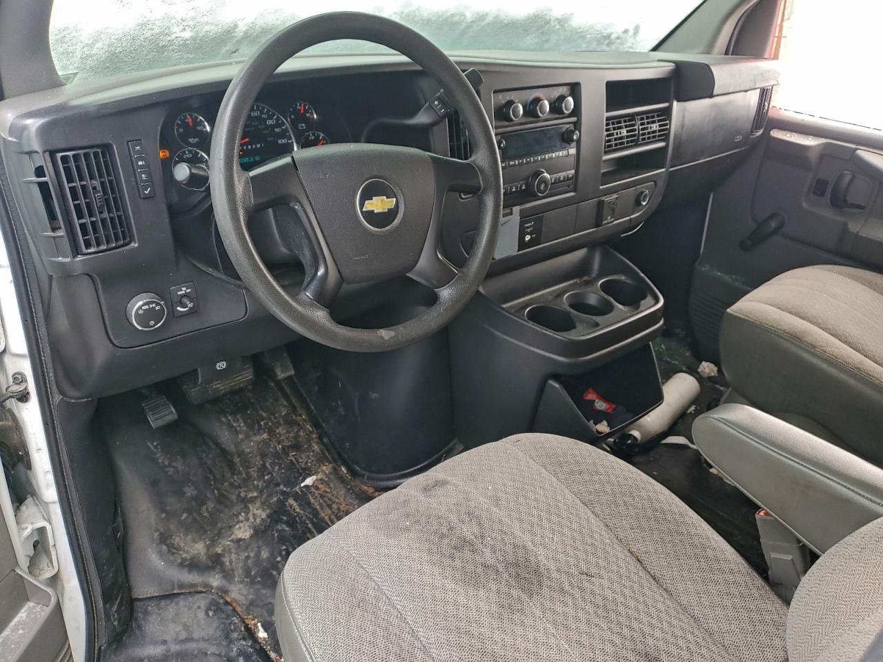 Chevrolet Express Image 10