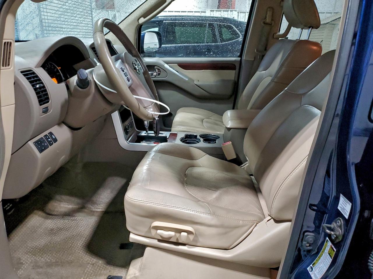 Nissan Pathfinder S Image 7