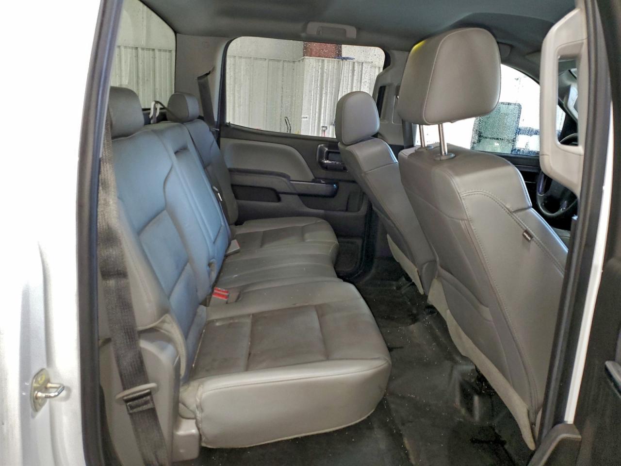 Chevrolet Silverado K2500 Heavy Duty Image 12